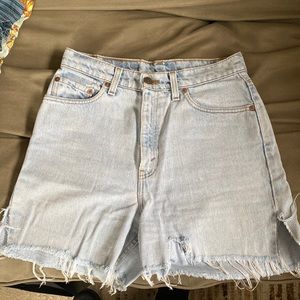 Vintage Lightwash Levi’s Jean Shorts, Waist 26